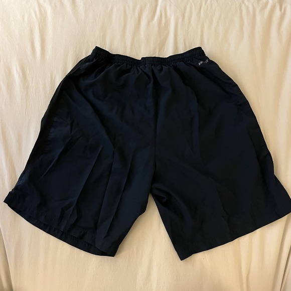 Nike Black Athletic Shorts Lightweight Moisture-Wicking - Picture 3 of 4